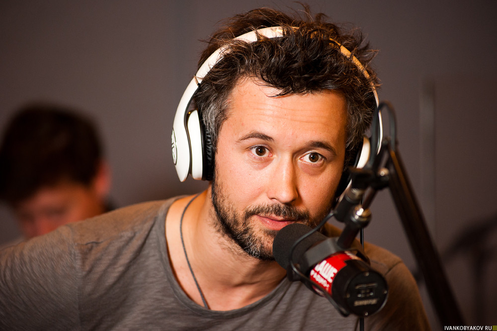 Наше радио почему нет ведущих сегодня. Наше радио. Наше радио ленский и епифанова. Ведущий нашего радио. Наше радио ведущие.