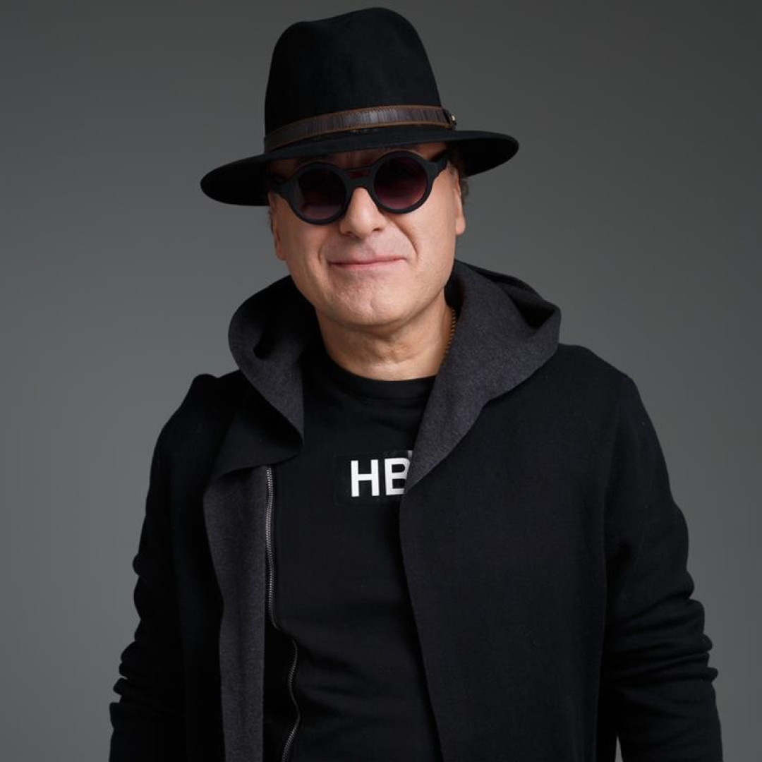 солист группы крематорий