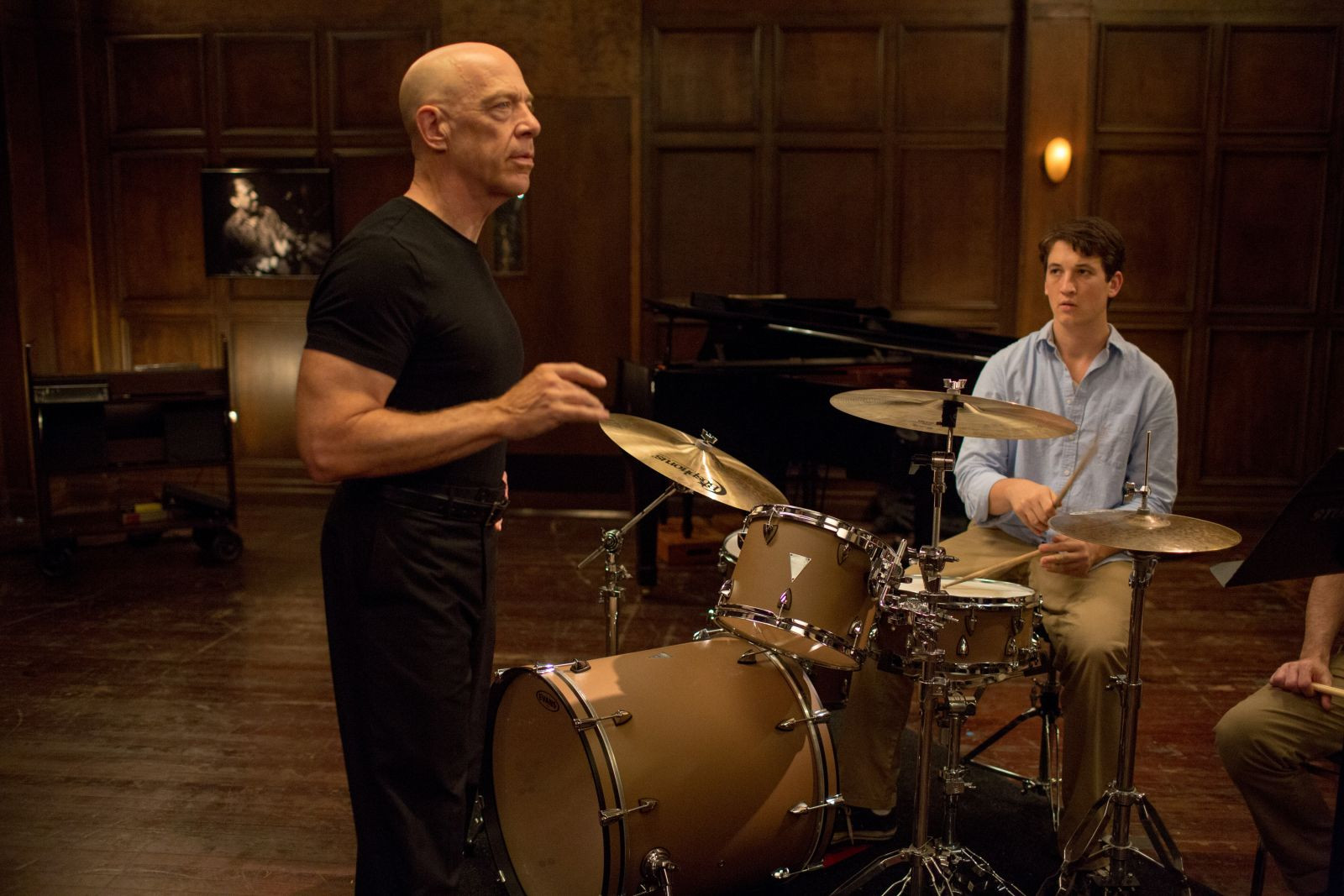 Выяснил что он второстепенный персонаж в игре. Whiplash(1). Выяснил что он второстепенный персонаж в игре фото. Выяснил что он второстепенный персонаж в игре-Whiplash(1). картинка Выяснил что он второстепенный персонаж в игре. картинка Whiplash(1). Но всё меняется сразу после того, как Гай / Парень случайно пересекается с игроком под ником «Молотов Гёрл» (Molotov Girl).